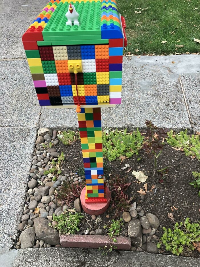 Skrzynka pocztowa z LEGO
