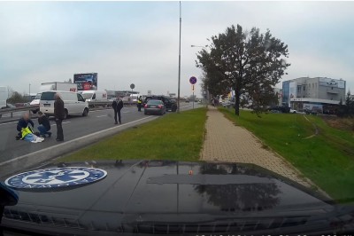 Prawidłowa reakcja ratownika po służbie! Niektórzy ludzie po prostu mają powołanie! 