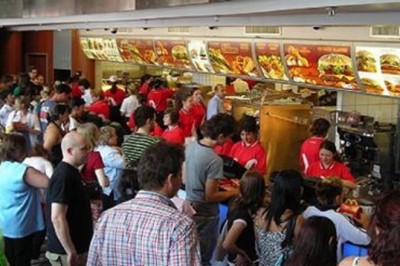 10 faktów o fast-foodach których personel restauracji nigdy Ci nie zdradzi! Zobacz czego unikać! b 
