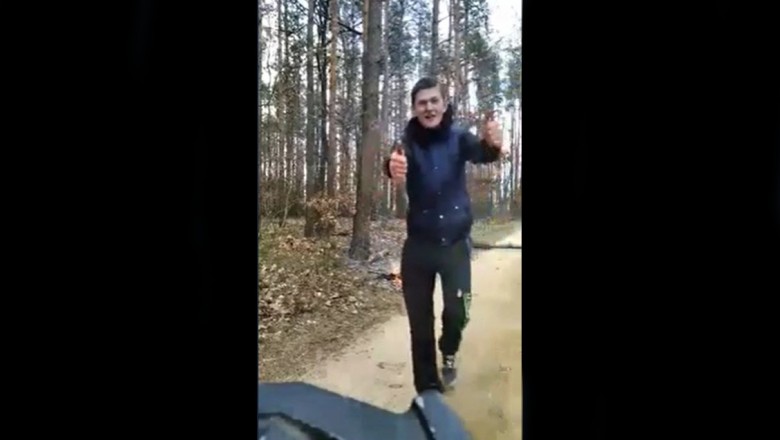 Gdy dwóch Sebów „kaskaderów” postanawia pokazać, gdzie ma wszystkie zakazy