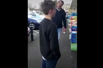 Ojciec daje lekcje synowi, który zwyzywał ludzi w sklepie