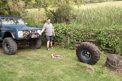 Usuwanie pnia za pomocą wyciągarki i koła zapasowego