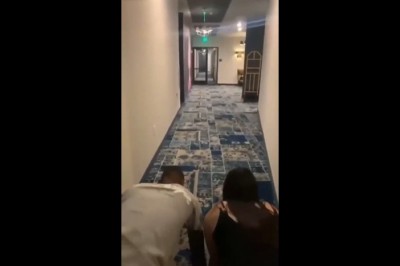 Zrobił zawody z koleżanką na hotelowym korytarzu. Szybko pożałował