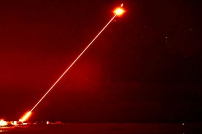 Laser DragonFire strąca drony pędzące 650 km/h. Koszt jednego „strzału” to tylko 13 dolarów