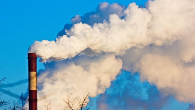 Garstka firm odpowiada za połowę emisji CO2 - raport pokazuje, że emisje koncentrują się w rękach największych
