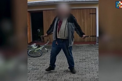 Pijany ruszył na policjantów z siekierą i nożem. Interwencja mogła skończyć się tragedią
