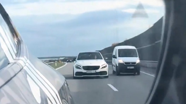 Prawie 300 km/h i wyścigi pasem awaryjnym na A1. Swoje popisy wrzucili do internetu