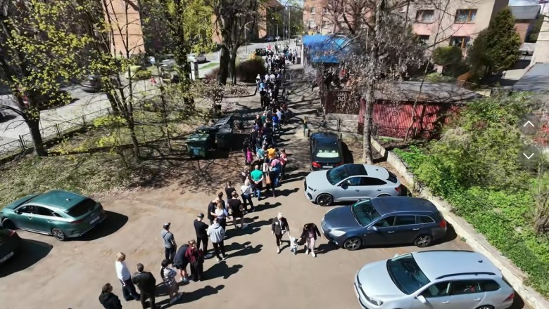 Wystarczyło kilka słów Książula o kebabie, aby ludzie ustawili się w ogromnej kolejce