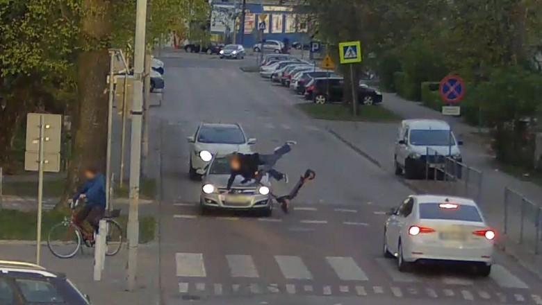 Dwie nastolatki na jednej hulajnodze uderzyły w samochód na przejściu. Wszystko nagrał monitoring