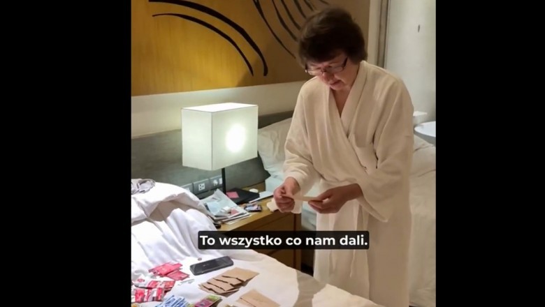 Rosyjska turystka chwali się fantami jakie zgarnęła na All Inclusive. Zbierała je przez cały pobyt