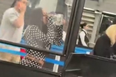 Nie pozwolili jej przejść z litrem tequili. Wypiła pół butelki na raz na lotnisku
