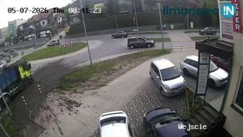 Śmierdzący osad z oczyszczalni wylał się na rondo w centrum Limanowej. Jest nagranie z monitoringu