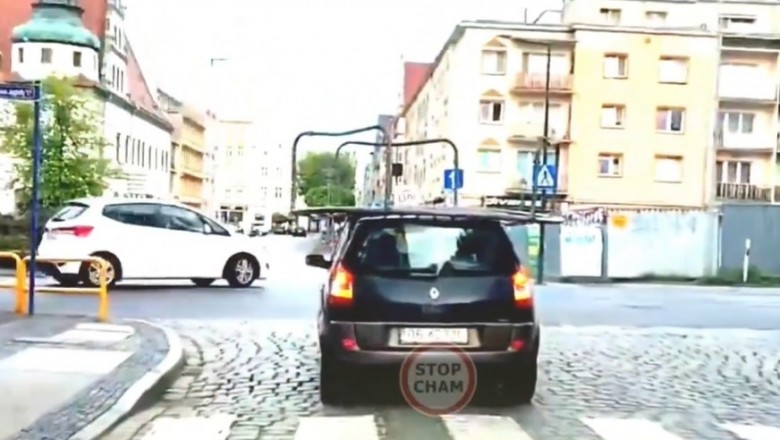 Mistrzyni transportu w akcji. Z trampoliną na dachu jechała przez miasto. Nagranie z Brzegu