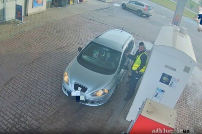 Jechał zygzakiem, potem uciął sobie drzemkę na stacji. 38-latka obudziła policja