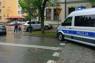 Z ponad 3 promilami i zakazem wsiadł za kółko porsche i wjechał w budynek. Usłyszał wyrok w trybie przyspieszonym