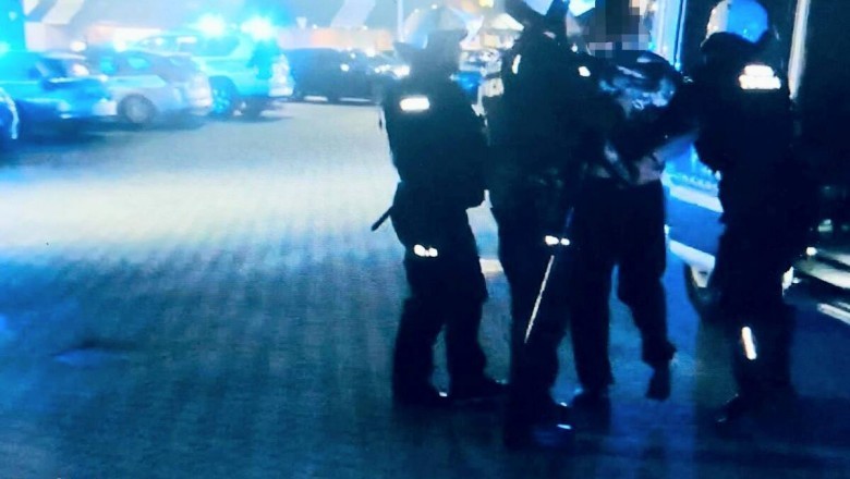 Kibole chcieli wtargnąć na S3 na porachunki z kibicami żużla. Policja zatrzymała ich przy ekspresówce