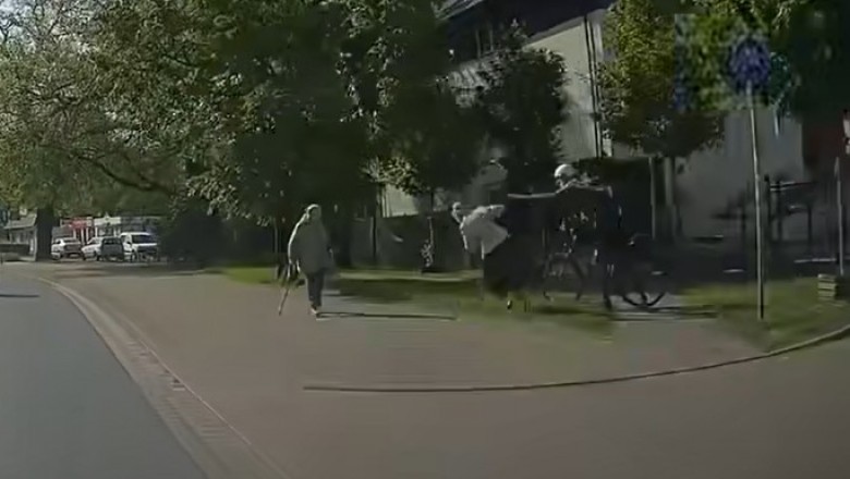 Rowerzysta zaatakował 80-latkę we Wrocławiu. Seniorka upadła na betonowy chodnik, wszystko nagrała kamera